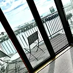 Riverview Apartment 2 Bed, 2 Bath, Free Parking / Wifi