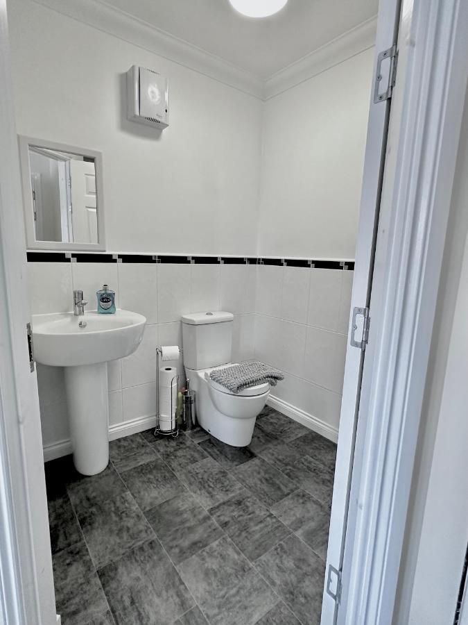 Riverview 2 Bed, 2 Bath, Free Parking / Wifi Inverness